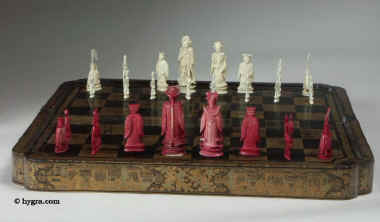 19th c. Chinese Export Lacquer  with ivory Chess, Drafts, and Backgammon pieces / gb101 Enlarge Picture