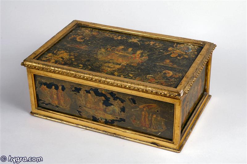 Sb112: Rare important early 18th Century Venetian box with fielded panels decorated with  lacca povera depicting Chinoiserie fantasies, framed with gilt-wood; the inside of the box has a later (early 19th century English) tray, covered in green silk fitted for sewing, circa 1730. 